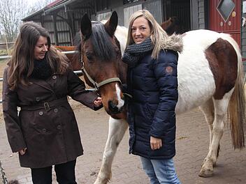 Partner: Tatjana Prantl und Christine Thiergärtner helfen vor allem Kindern und Jugendlichen bei Problemen. Ein starker und verlässlicher Partner sind dabei ihre Pferde.