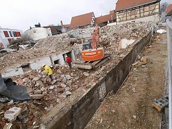 Momentan sieht das Gelände des ehemaligen Katharinenspitals wie ein Trümmerfeld aus.  Foto: Josef Hofbauer