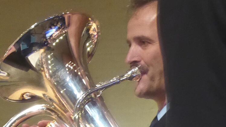 Helmut Schilling mit seinem Euphonium. Foto: Gerhild Ahnert