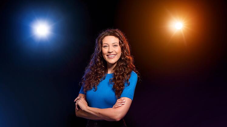 Lena Kesting moderiert bei den Olympischen Spielen in Mailand und Cortina d'Ampezzo f&uuml;r das ZDF die Skisprung-Wettk&auml;mpfe - unter anderem am Dienstag, 10. Februar, Mixed-Team (1. Durchgang ab 18.45 Uhr).