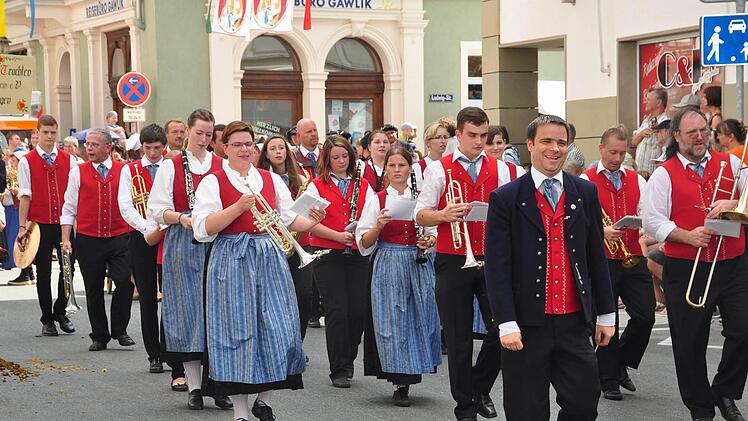 Die Nüdlinger Musikanten beim Rakoczy-Festzug Foto: ksta/Archiv