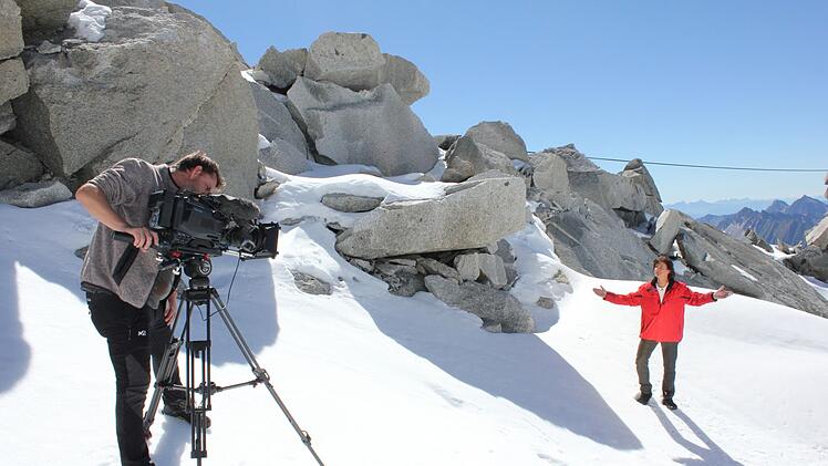 Olaf der Flipper (hier bei Dreharbeiten) ist in den einschl&auml;gigen TV-Shows nach wie vor ein gern gesehener Gast.