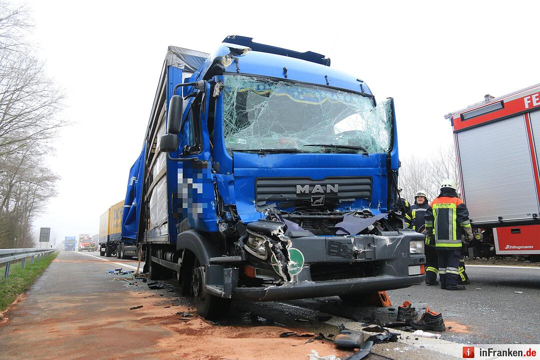 Unfall mit drei Lkw auf A3 bei Höchstadt