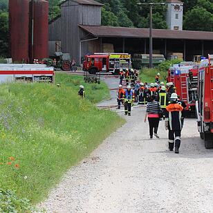 Landwirtschaftliches Anwesen in Vollbrand - 150 bis 200 Kuehe qualvoll verendet
