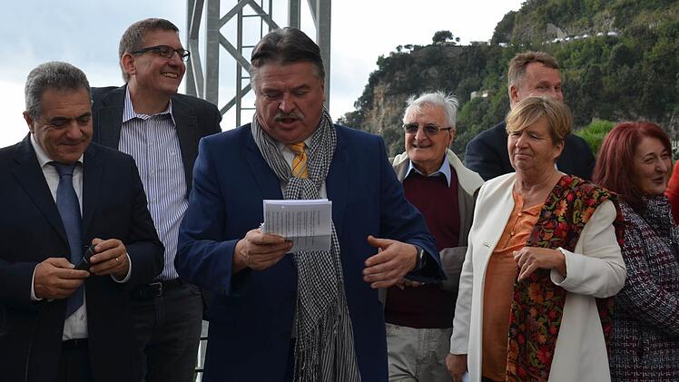 Landrat Klaus Peter Söllner sprach sein Grußwort auf Italienisch.Foto: Vincent Reimann