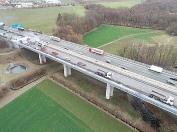 Die Brückenbaustelle bei Lanzendorf aus der Vogelperspektive Foto: Autobahndirektion Nordbayern