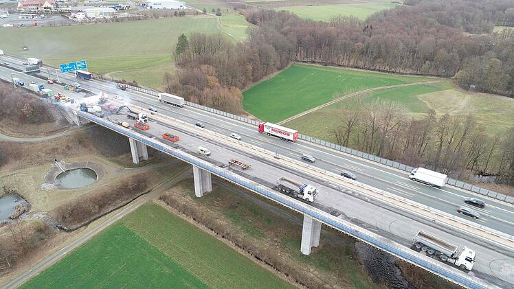 Die Brückenbaustelle bei Lanzendorf aus der Vogelperspektive Foto: Autobahndirektion Nordbayern