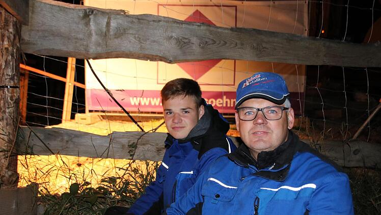 Enrico und Wolfgang Wehner waren die ersten Zaungäste. Foto: Ralf Ruppert