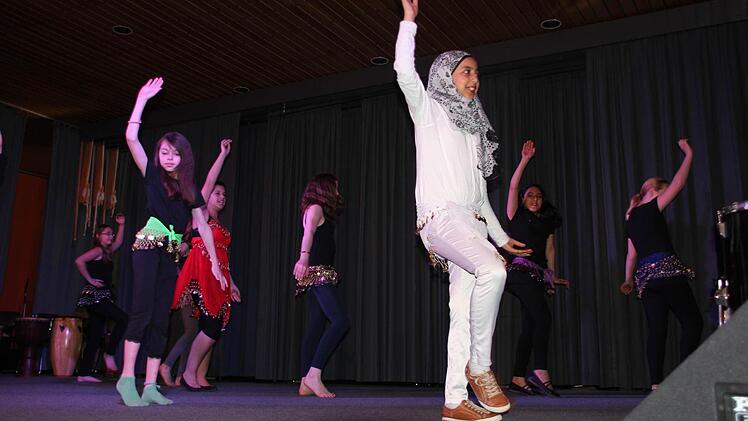 Die deutsch-syrische Tanzgruppe.