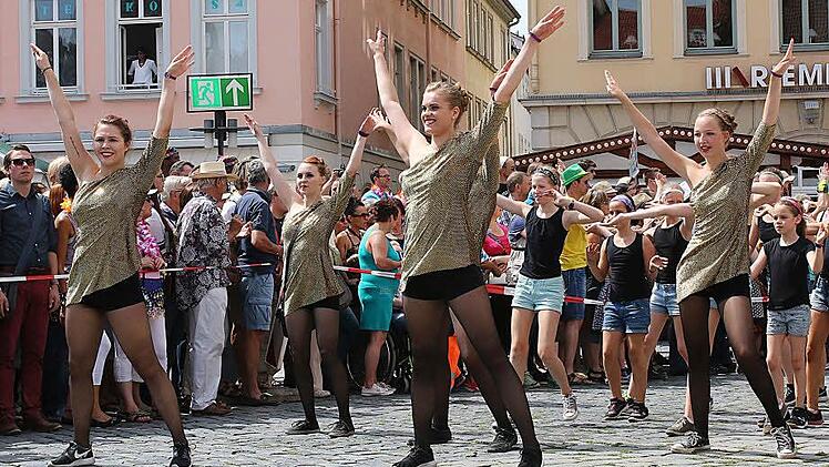 Impressionen vom Samba-Umzug 2015. Foto: Albert Höchstädter
