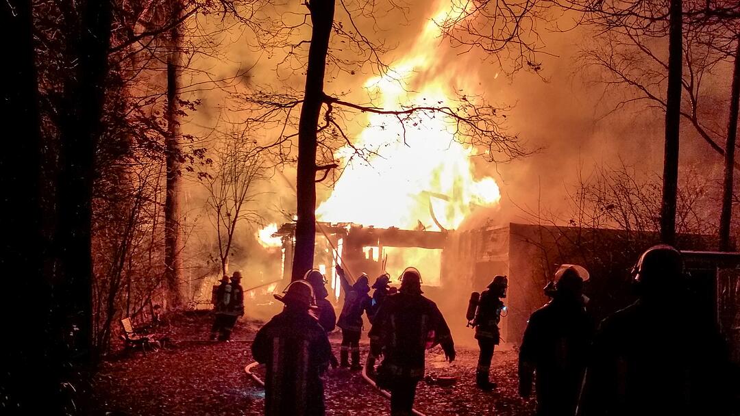 Mittelfranken: Wohnhaus brennt völlig nieder