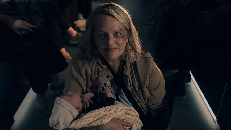 Nach acht Emmys und zwei Golden Globes ist Schluss: Mit der sechsten Staffel von "The Handmaid's Tale" (ab 8. April, MagentaTV) endet die hochgelobte Dystopie-Serie. Während June (Elisabeth Moss, Bild) einmal mehr den Kampf gegen Gilead aufnimmt, treten auch Luke (O.T. Fagbenle) und Moira (Samira Wiley) dem Widerstand bei.
