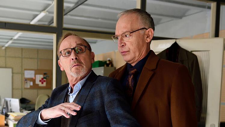Letzter Fall f&uuml;r Zangel alias Christoph S&uuml;&szlig; (rechts): Vor dem Abschied geht er aber noch einmal dem Trio um Ludwig Schaller (Alexander Held) auf die Nerven.