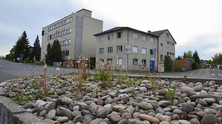 Rödental wartet noch immer auf eine Lösung für das ehemalige Gebäude der Firma Götz. Foto: Rainer Lutz