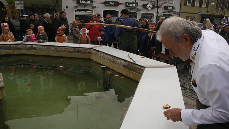 Beim Rathaussturm in Bad Rodach. - Foto: Martin Rebhan