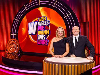 Ins feine Tuch geh&uuml;llt: Barbara Sch&ouml;neberger und Stefan Raab &uuml;bernehmen zun&auml;chst f&uuml;r zwei Ausgaben eine neue Samstagabend-Showreihe.