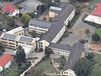 Die Grund- und Mittelschule Hirschaid wird von Grund auf saniert. Foto: Ronald Rinklef