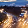 Das Fahrvebot an Sonntagen und Feiertagen existiert in Deutschland seit dem Jahr 1956. Symbolfoto: Julian Stratenschulte/dpa