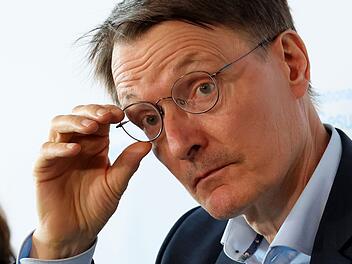 Lauterbach legt umstrittene Krankenhausstudie vor - Opposition spricht von "Auftragsarbeit" Lauterbach legt umstrittene Krankenhausstudie vor - Opposition spricht von "Auftragsarbeit"