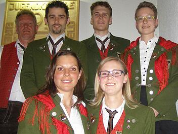 Vorsitzender Rainer Kleinhenz (von links) freut sich mit den Geehrten Steffen Heil, Michael Muth, Gabriele Sauer, Sandra Muth und Melanie Börner. Foto: Wolfgang Saam