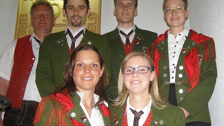 Vorsitzender Rainer Kleinhenz (von links) freut sich mit den Geehrten Steffen Heil, Michael Muth, Gabriele Sauer, Sandra Muth und Melanie Börner. Foto: Wolfgang Saam