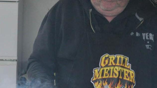 Zumindest Pinzbergs Grillmeister Jürgen "Pinzi" Hack war zufrieden.  Foto: Hühnlein