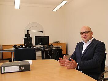 Bürgermeister Michael Kastl will das politische Leben der neuen Legislaturperiode zügig in Gang bringen. Dazwischen hofft er noch Zeit zu finden, die noch kahlen Wände in seinem frisch renovierten Büro lebendiger zu gestalten.Heike Beudert