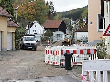 Eine einzige Baustelle stellt der Hutzelbrunnen dar.  Foto: Roland Dietz