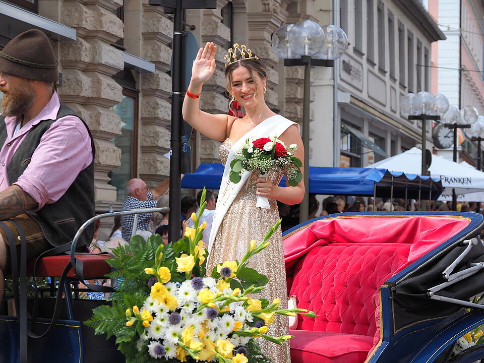 Großer historischer Festzug durch Bad Kissingen!
