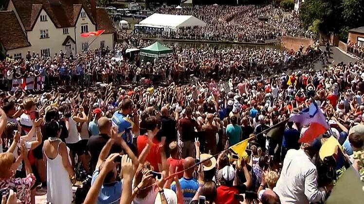 Zum Start der Tour de France 2025 bringt das Erste den neuen Doku-Dreiteiler "Mythos Tour 2" ins Programm und in die ARD-Mediathek.