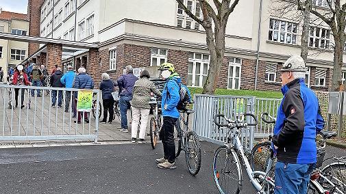 Da die Premiere des Fahrradbasars im letzten Jahr so erfolgreich war, wird es eine Wiederholung im März geben.