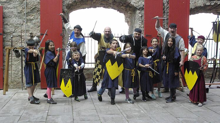 Ritter und Knappen: Hoch ging es her auf der Trimburg.  Foto: Winfried Ehling
