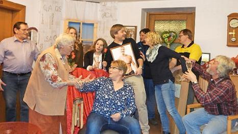 Auf der Hutschdorfer Theaterbühne wird es turbulent. Foto: Horst Wunner