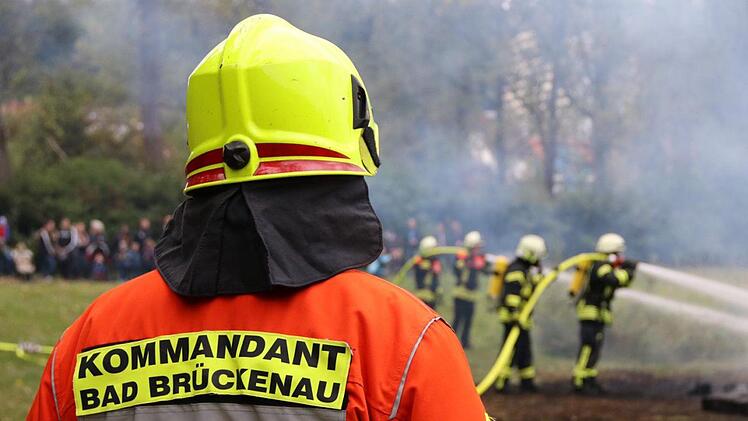 Viel zu tun hatte die Feuerwehr beim L&ouml;schen. Foto: Kevin M&uuml;ller