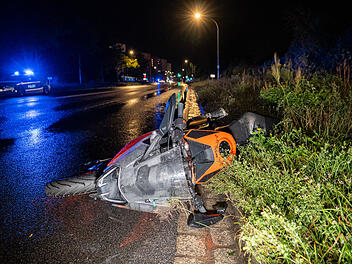 Junge Moped-Fahrer (17) rutscht in Bamberg in den Gegenverkehr - von Auto erfasst und schwer verletzt