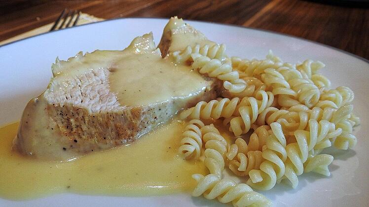 Gef&auml;hrliche Keime in H&auml;hnchenbrust: 5 Produkte sind "bedenklich"