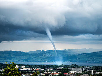 Wasserhose &uuml;ber dem Bodensee
