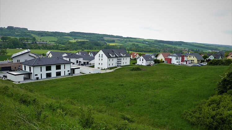 Auf diesem Grundstück der Gemeinde Himmelkron könnte ein Seniorenheim entstehen. Foto: Werner Reißaus