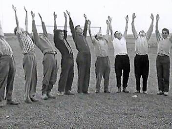 So sah das Fußballtraining im Jahr 1957 aus. Repro: Michael Wunder