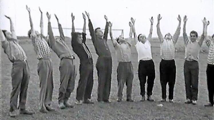 So sah das Fußballtraining im Jahr 1957 aus. Repro: Michael Wunder