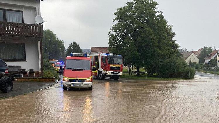 Hochwasser in Altenkunstadt: In einem Teil der Gemeinde liefen am Donnerstag Keller voll.