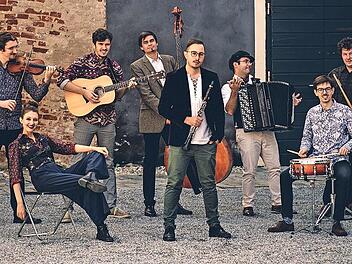 Das Moritz Wei&szlig; Klezmer Trio & Styrian Klezmore Orchestra spielt zur Er&ouml;ffnung des Festivals auf.