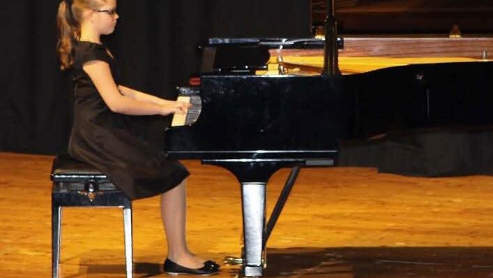 Lea Gießler aus Ebensfeld konnte sich in der Altersgruppe III am Klavier den ersten Rang sichern und sich für den Landeswettbewerb qualifizieren.