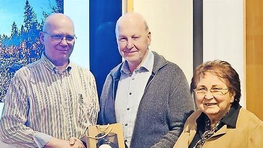 Von links Referent Ditmar Kaiser, Stadtrat und CSU-Ortsvorsitzender Detlef Heim und die Regionalbeauftragte der Hanns-Seidel-Stiftung, Rosi Hufnagel.