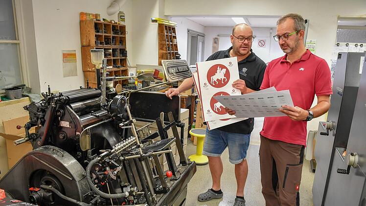 Frank Streit (l.) und Frank Päsler wissen, wie wichtig ein regelmäßiger Austausch und die Zusammenarbeit mit anderen lokalen Unternehmen sind. Foto: Ronald Rinklef