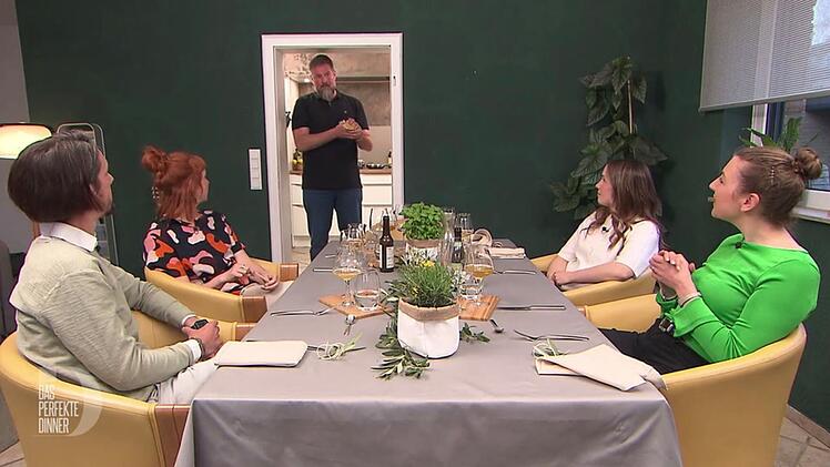 An Tag 1 im M&uuml;nsterland trifft sich die "Dinner"-Runde bei Axel (47) in Coesfeld.