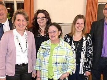 Der neue CSU-Vorstand: (von links) stellvertretender Kreisvorsitzender Gerhard Schneider, Vorsitzende Doris Leithner-Bisani, stellvertretende Vorsitzende Heike Köhler, Sigrid Schmutzler, stellvertretende Vorsitzende Katrin Günther und Thorsten Schwieder. Foto: Klaus-Peter Wulf