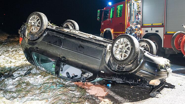 Litzendorf: Auto &uuml;berschl&auml;gt sich bei Unfall