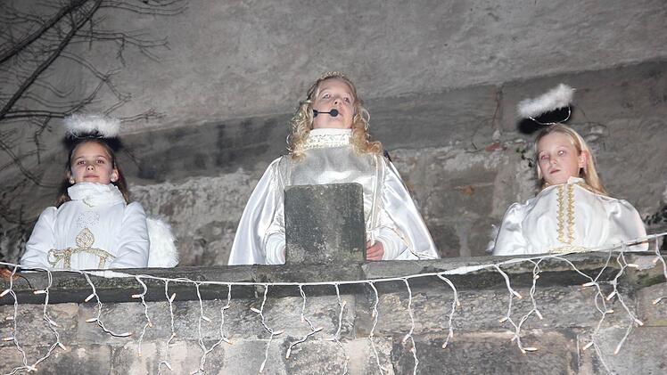 Das Christkind und seine Engel bei der Ansprache  Foto: Friedwald Schedel