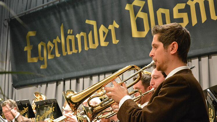 Der Abend bot für die Freunde böhmisch Weisen ganz besonderen Reiz (im Bild: Martin Kuhn am Flügelhorn) Foto: Björn Hein